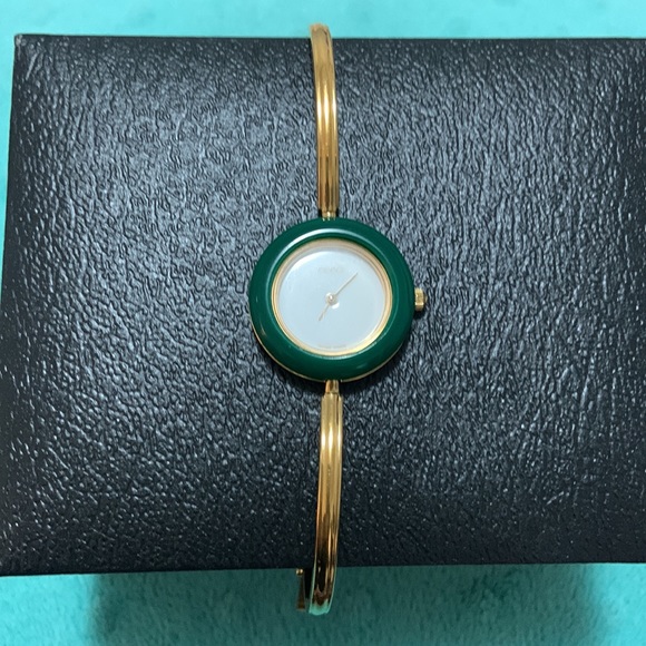 Gucci watch - Picture 6 of 8